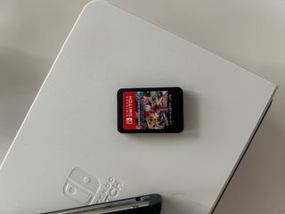 Nintendo Switch OLED Blanca + Mario Kart 8