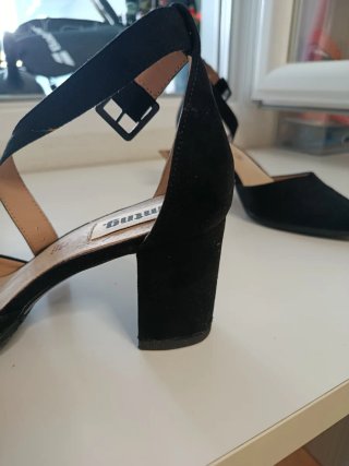 Zapatos mtng. tacón negro