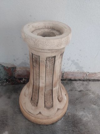 Pedestal de cerámica estilo clásico
