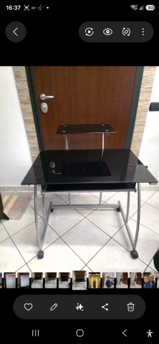Tavolino porta computer in vetro