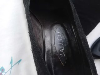 Zapato salón de gamuza,  medio tacón. Vintage