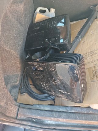 Proyector Optoma Negro 3 por 50 euros los tres