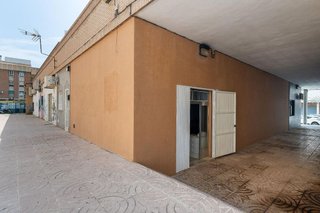 Local comercial en venta en Nueva Andalucía en Almería