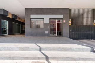 Local comercial en venta en Nueva Andalucía en Almería