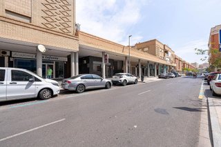 Local comercial en venta en Nueva Andalucía en Almería