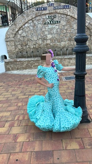 Traje de flamenca niña azul con lunares