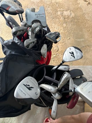 Carro y Palos de Golf
