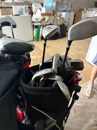 Carro y Palos de Golf