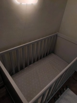 Cuna Sundvik (gris) IKEA + Colchón IKEA