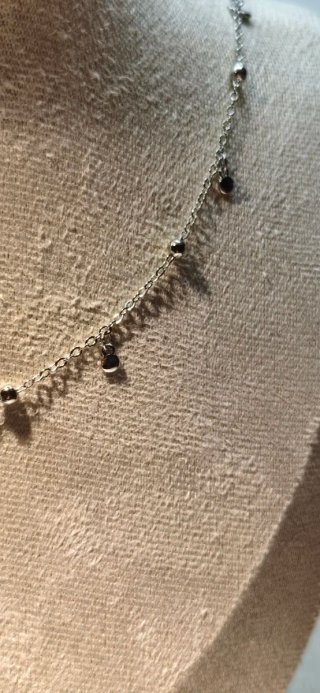 Collar de plata con colgantes