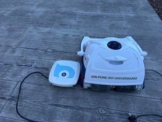 Robot Limpiafondos Aquabot Ion Pure 30º Aniversari