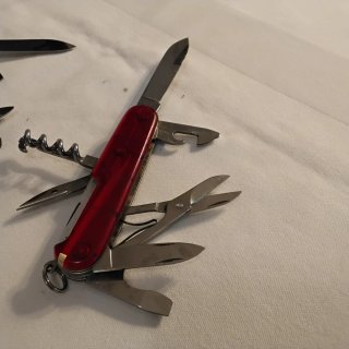 2 Coltellini Victorinox Rossi