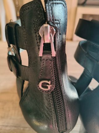 Sandalias Guess Negras Tacón Alto