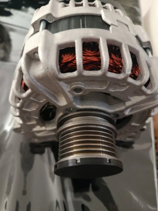 Alternador nuevo sin estrenar Audi A4 b8 HELLA 8EL