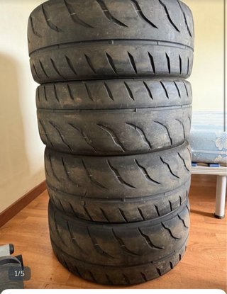 2 Neumáticos Toyo 235/40R18