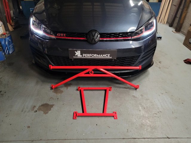 Barra torsión refuerzo maletero VW Golf MK7/MK7.5