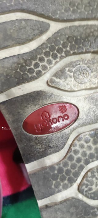 Sandalias cuña  YOKONO piel granate