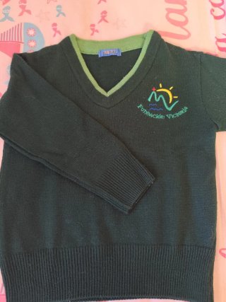 Uniforme escolar niña Fundación Victoria