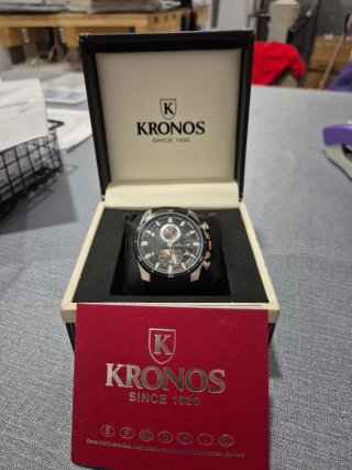Reloj Kronos Hombre Negro y Plateado