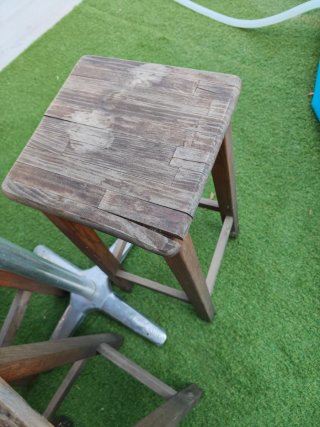 Mesa Terraza Redonda y 3 Taburetes Madera