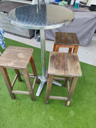 Mesa Terraza Redonda y 3 Taburetes Madera