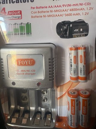 Caricabatterie Foyu Ni-MH/Ni-CD + Batterie