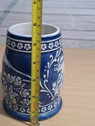 Taza de porcelana vintage decorada
