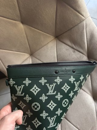 Pochette Louis Vuitton monogram verde
