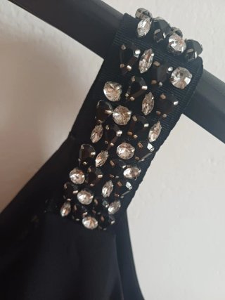 Lote 4 vestidos estampados y negros