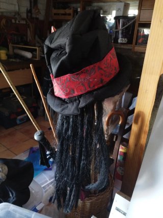 Disfraz esqueleto con sombrero