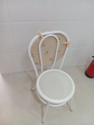 Mesa de cocina con 2 sillas