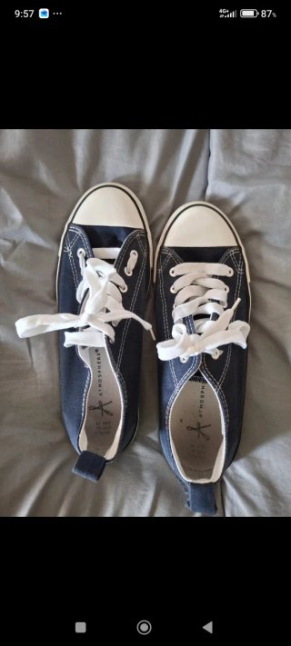 Zapatillas tipo converse azul marino