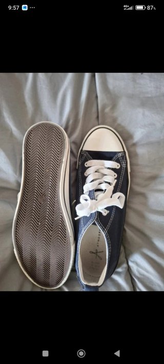 Zapatillas tipo converse azul marino