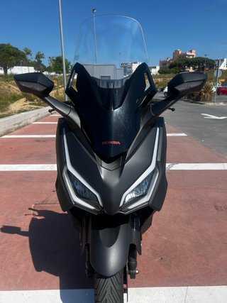 Honda Forza 125/300 Negra/Gris