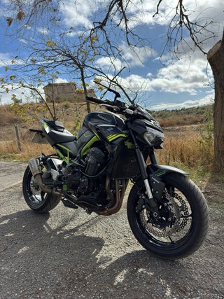 Kawasaki Z900 full