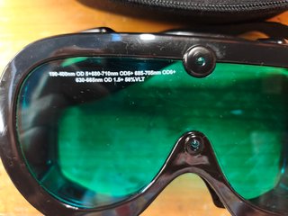 GAFAS O LENTES PARA PROTECION  CONTRA LA LUZ LASER