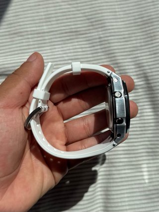 Reloj Casio G-Shock Plata y Blanco