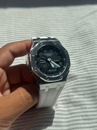 Reloj Casio G-Shock Plata y Blanco