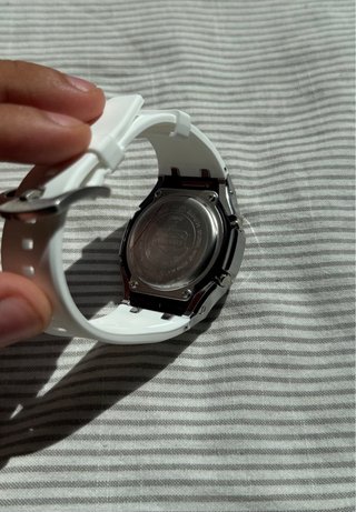 Reloj Casio G-Shock Plata y Blanco