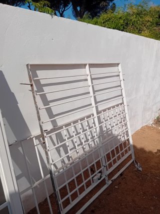 Reja de hierro para ventana 1,5x1