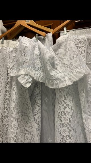 OPOR.3 PIEZAS .2 CORTINAS  .6€. Con estor. Bonito