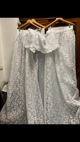 OPOR.3 PIEZAS .2 CORTINAS  .6€. Con estor. Bonito