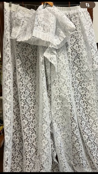 OPOR.3 PIEZAS .2 CORTINAS  .6€. Con estor. Bonito