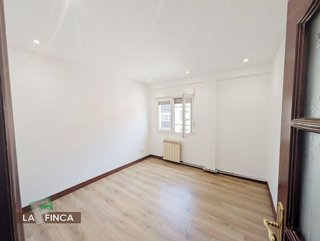 Piso en alquiler en Milán - Pumarín - Teatinos en Oviedo
