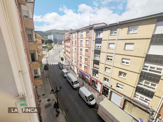 Piso en alquiler en Milán - Pumarín - Teatinos en Oviedo