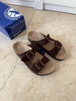 Sandalias Doble Tira Marrón Oscuro o Café Ante