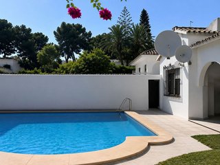 Chalet en alquiler en Nueva Andalucía centro en Marbella