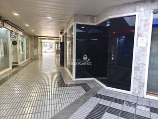 Local comercial en alquiler en Eixample Nord – La Devesa en Girona