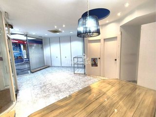 Local comercial en alquiler en Eixample Nord – La Devesa en Girona