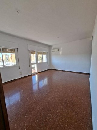 Piso en alquiler en Los Remedios en Sevilla